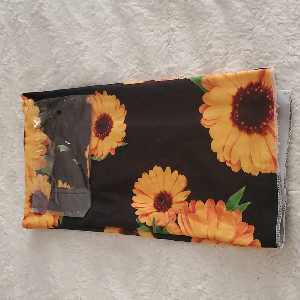 Baby swaddles with matching headband